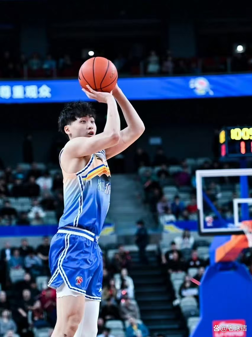 法甲战况：新疆男篮防线稳固，广厦男篮进攻受阻，爱德华兹成最佳(60级怀旧服战士宏设置大全)